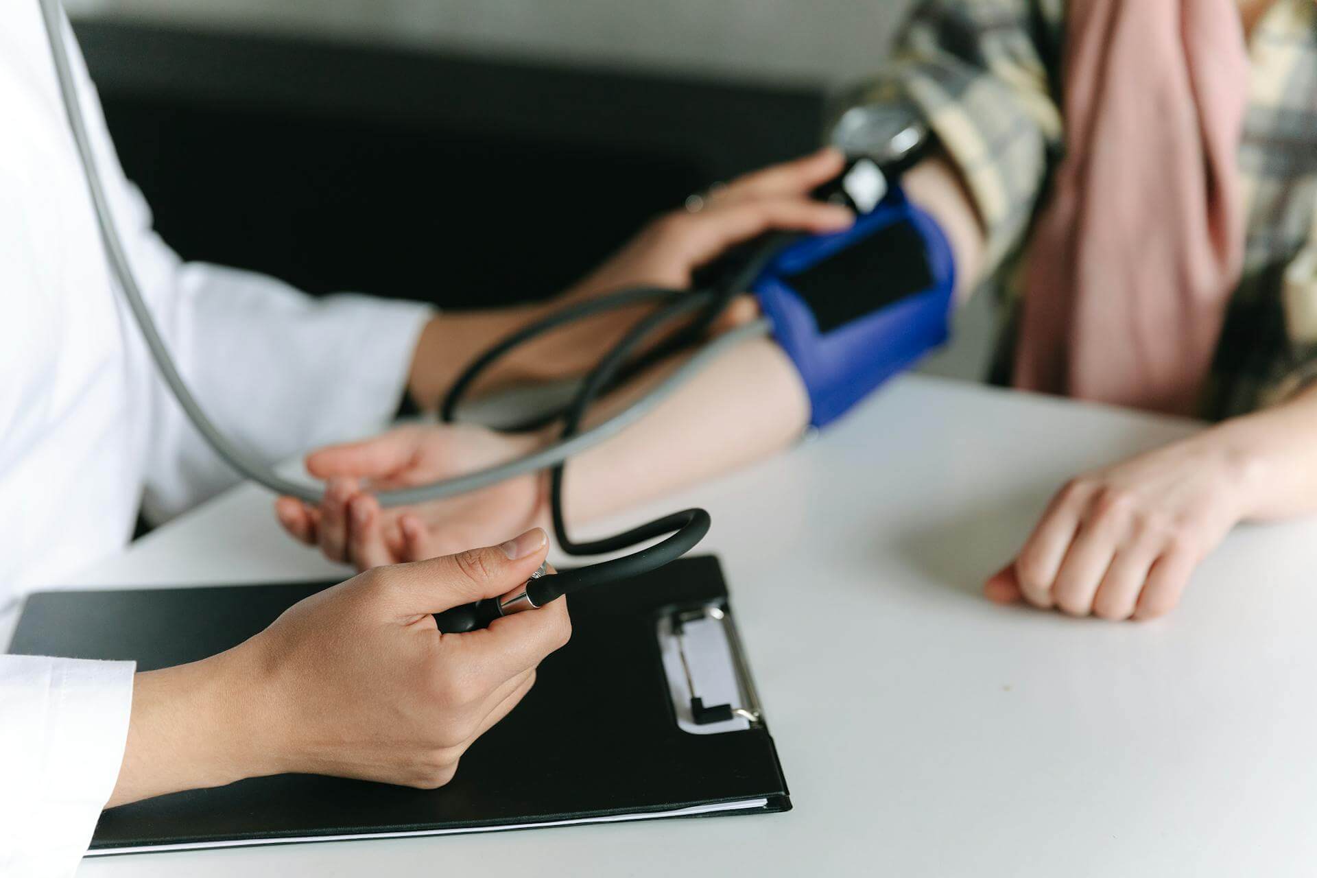 blood-pressure-clipboard